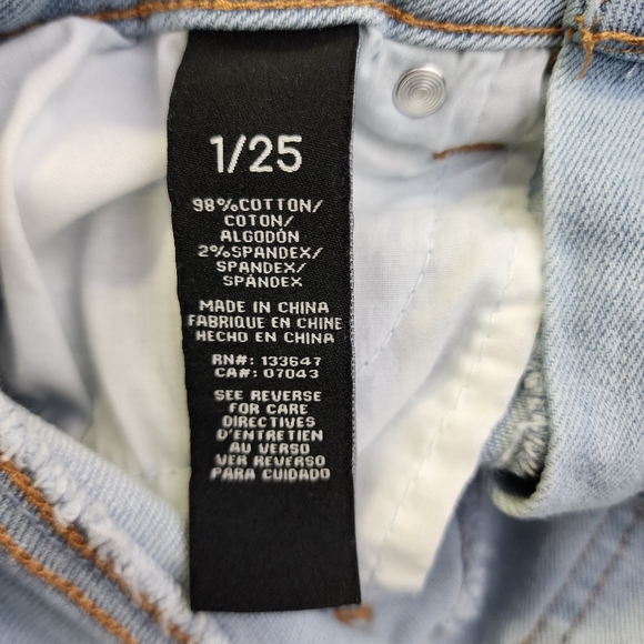 Kendall and Kylie Light Wash Jean Shorts Size 1 - Picture 8 of 8